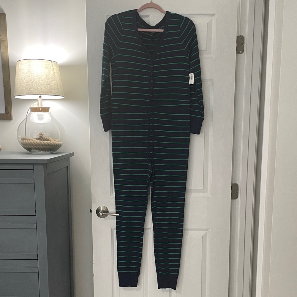 💕Striped Women’s Pajamas - Navy and Green